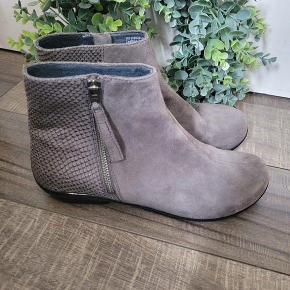 Dansko Otis Grey Suede Ankle Boots Booties Women's Size EU 38 US 7.5/8 - Picture 3 of 9